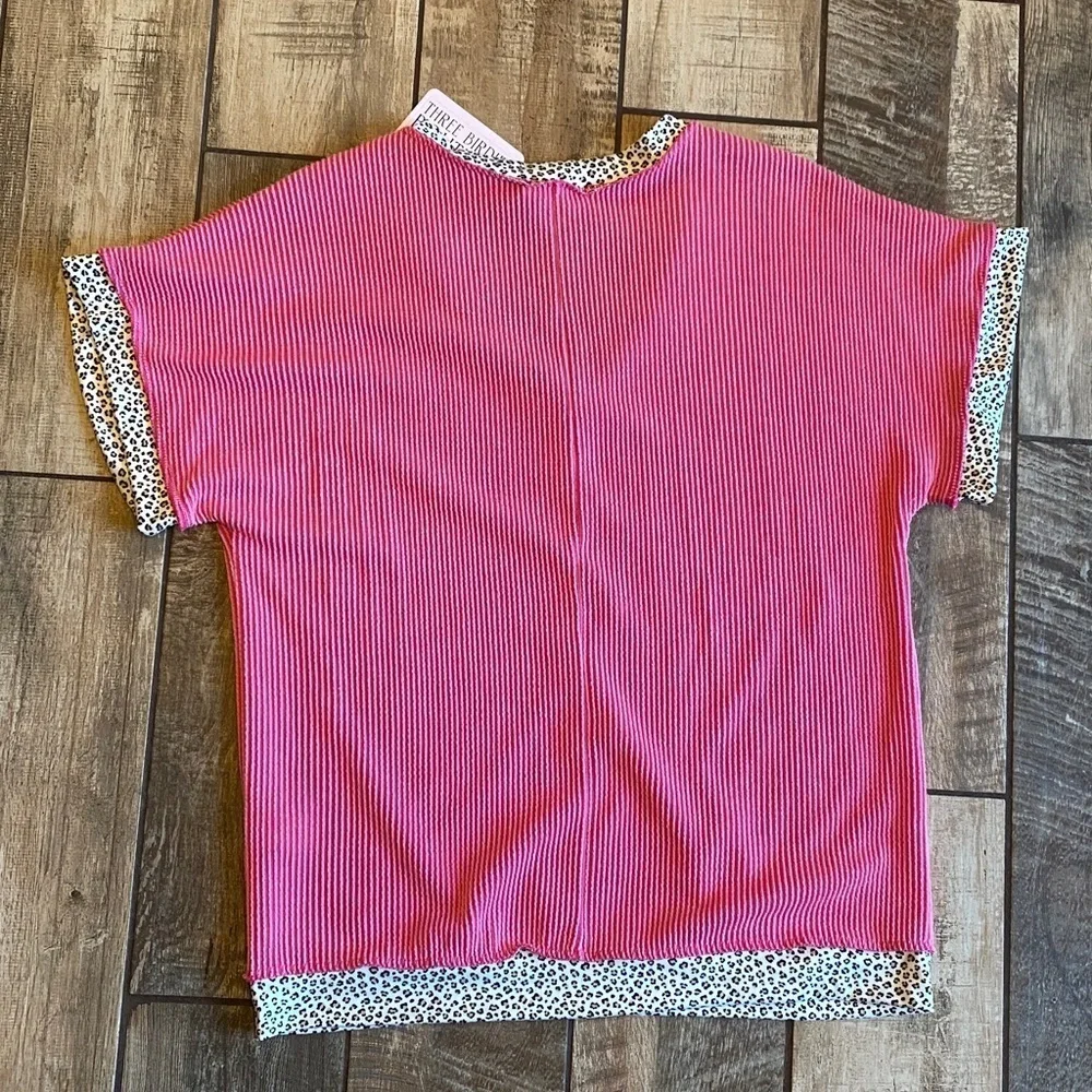 Lovely Melody Pink Short Sleeve Ribbed Top with Cheetah Patterned Edges 🆕